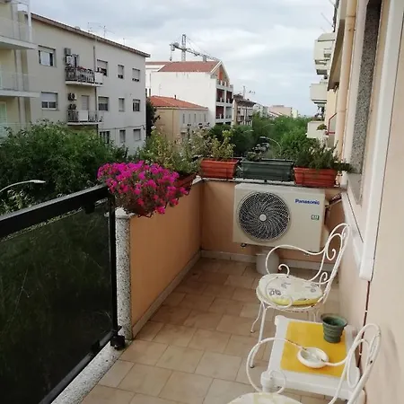Casa Blanca Apartment *